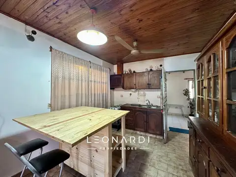 Casa 4 ambientes con 2 baños