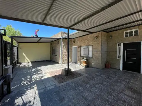 Buenos Aires al 300 - 2 casas en san vicente