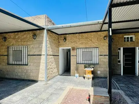 Venta 2 Casas en lote propio patio parrilla cochera en San Vicente.