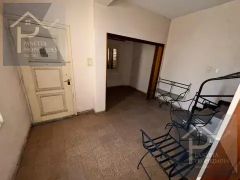 Casa 6 ambientes con 2 baños