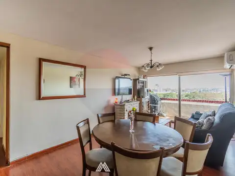 Venta Apartamento 4 Dormitorios y Garaje en Malvín