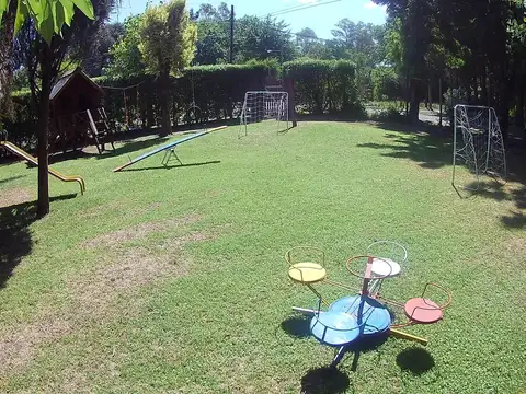 VENTA CASA EN PB 4 AMB + PLAY COMODOS JARDIN COCHERA PILETA
