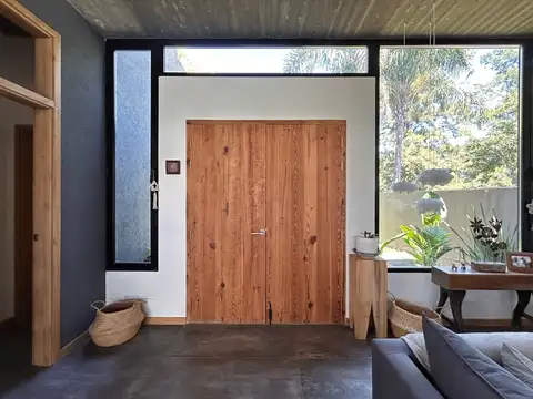 Venta casa 4 ambientes con pileta APTA CREDITO - Barrio Parque Pero