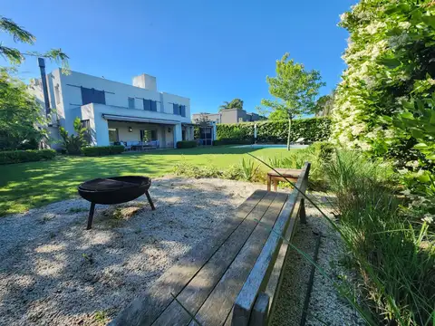 Casa en Alquiler Temporal en Talar Del Lago II, USD 6.200