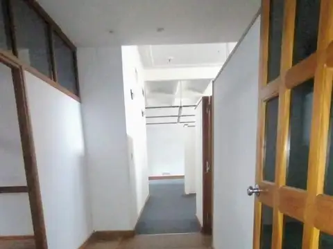 SAN MARTIN ESQUNA CORDOBA  AMPLISIMA OFICINA EN  VENTA