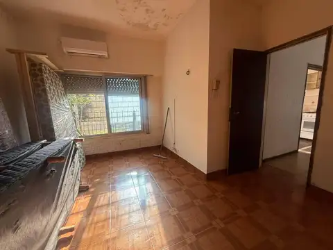 Depto Tipo Casa en Alquiler 50 años