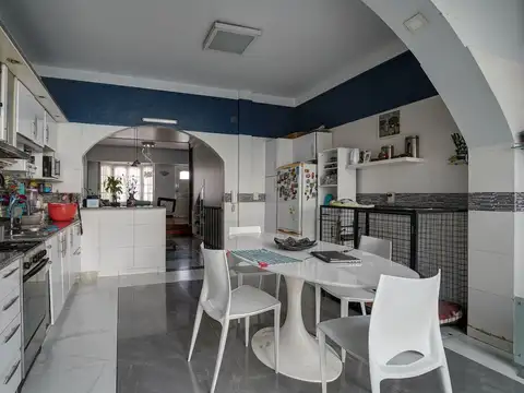 VENTA CASA TRIPLEX COCHERA JARDIN VILLA SARMIENTO