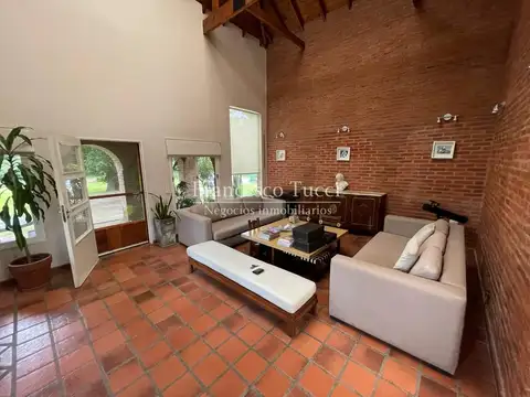 Casa 4 ambientes con 3 baños