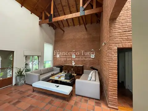 Casa en Venta al Oeste