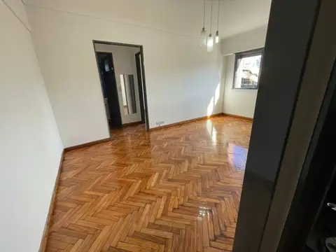 Departamento en Alquiler en Lanús Este, $ 450.000