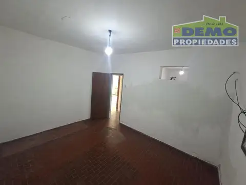 Casa en Alquiler con 1 cochera