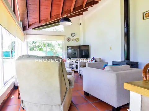 Casa 5 ambientes con 3 baños