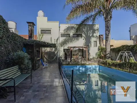 Casa venta - 4 dormitorios 2 baños - cocheras - pileta - 150Mts2 - Tolosa, La Plata