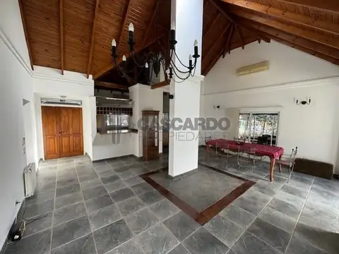 Casa en Venta con 1 cochera