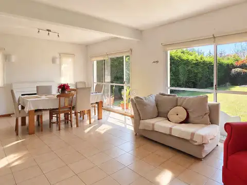 Casa en Venta con 1 cochera