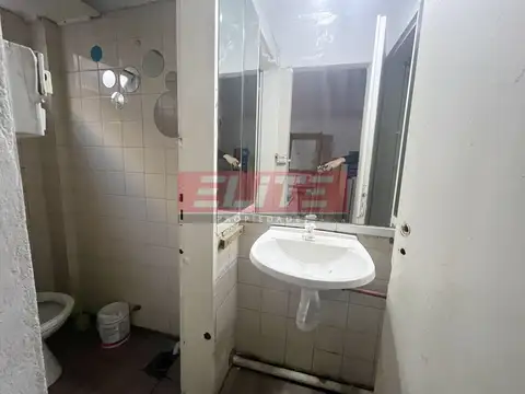 Local sobre Bauness, frente a la plaza Echeverria – 62 m²