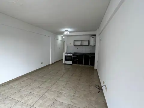 Departamento 2 Ambientes en Alquiler a 1 Cuadra de la Estación de Morón