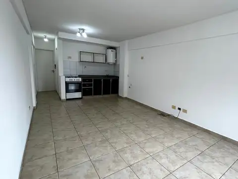 Departamento 2 Ambientes en Alquiler a 1 Cuadra de la Estación de Morón