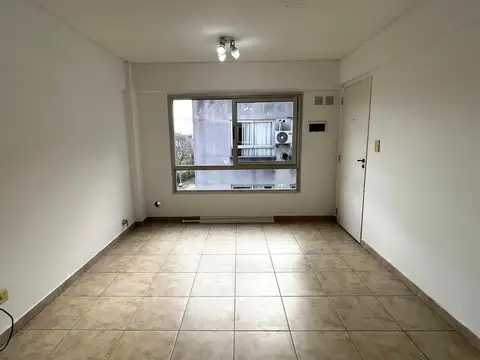 Departamento 2 Ambientes en Alquiler a 1 Cuadra de la Estación de Morón