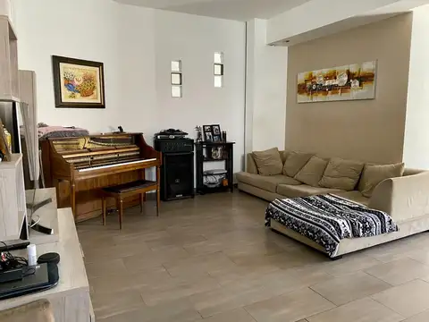 Depto Tipo Casa en Venta en Centro, USD 175.000