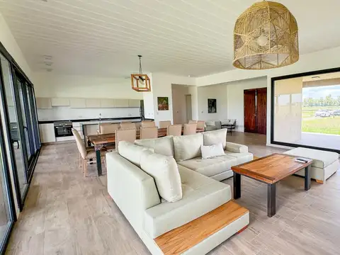 Casa en Venta en Chacras de la Trinidad, USD 460.000