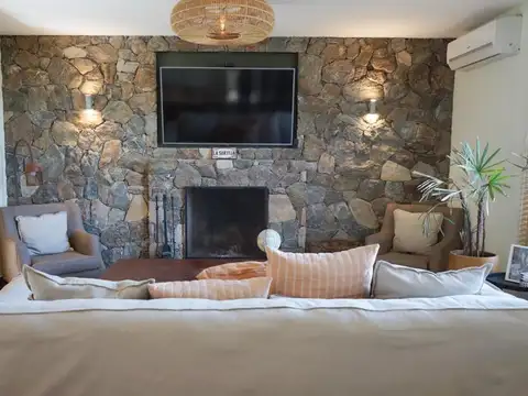 Hermosa casa a la laguna en canton islas