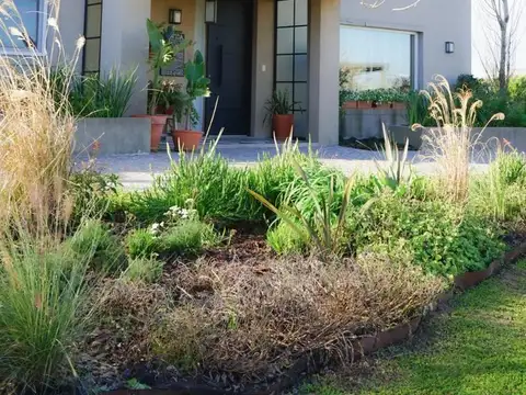 Casa en Venta en El Cantón - Barrio Islas, USD 320.000