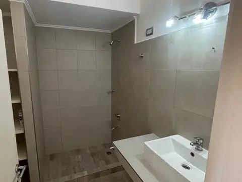 Casa en Alquiler con 1 cochera