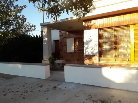 Tucumán e/ Colon y Mariano Moreno