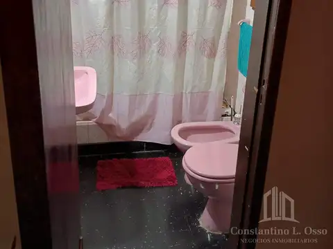 Casa 5 ambientes con 3 baños