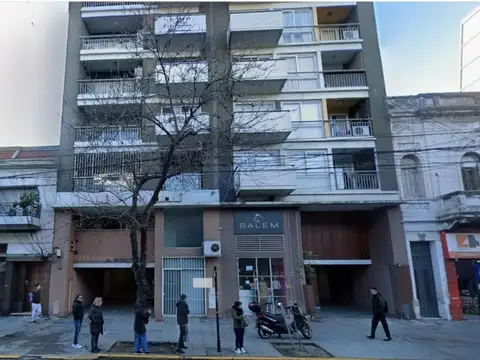 Av Patricios 300, Piso 1°