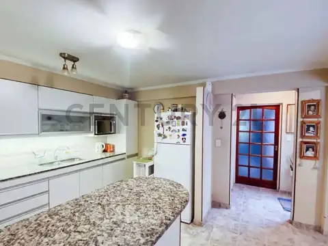 202 E/42 Y 43 , Piso 0