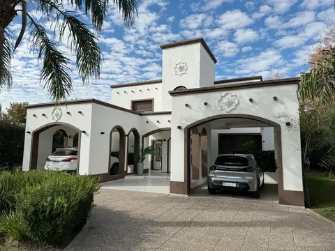 Casa en Venta en Funes, USD 599.000