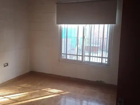 CASAQUINTA PARQUE SICARDI SOBRE LOTE 8 X 33 PERMUTA