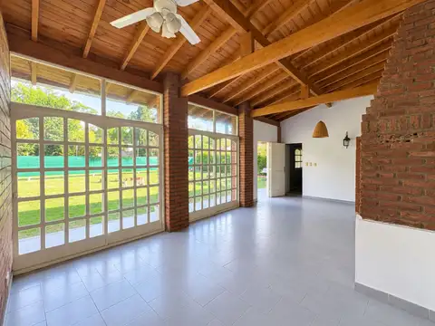 Casa 3 ambientes con 1 baño