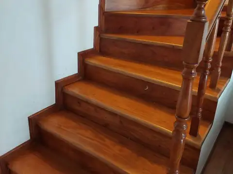 Casa en Alquiler con 1 cochera
