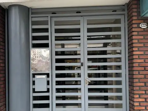 Av. Montes de Oca 1700