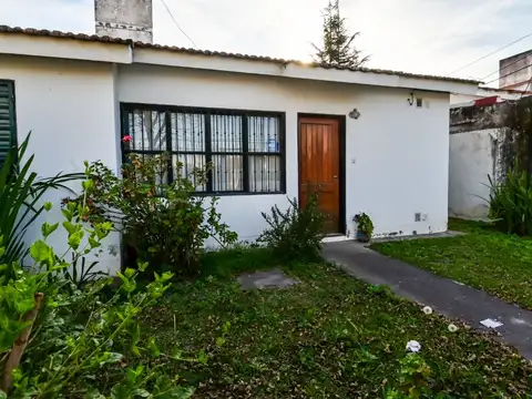 Zon Sur. B° Docente Sur. Mza 809. Casa 100