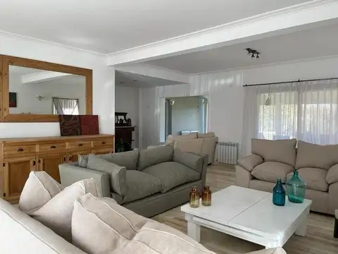 Casa en Venta con 5 cocheras