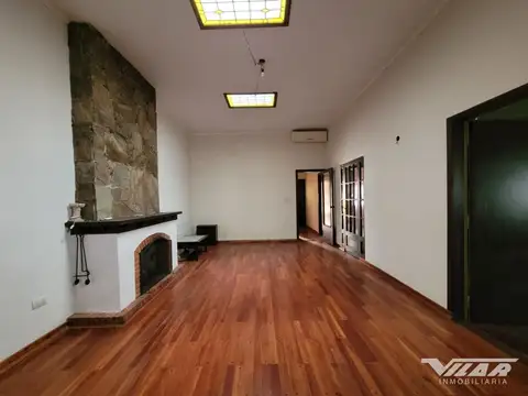Casa 5 ambientes con 1 baño