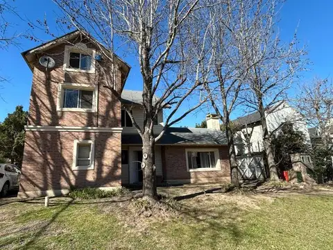 Casa 6 ambientes con 3 baños