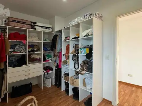Casa en Venta con 4 cocheras