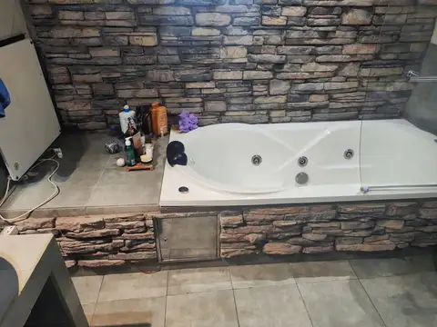 Casa 6 ambientes con 3 baños