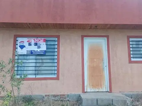 Casa 3 ambientes con 1 baño
