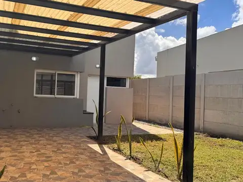 Depto Tipo Casa en Alquiler de 4 ambientes