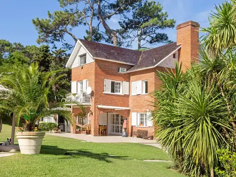 Casa en venta 6 dor, piscina, gran parque