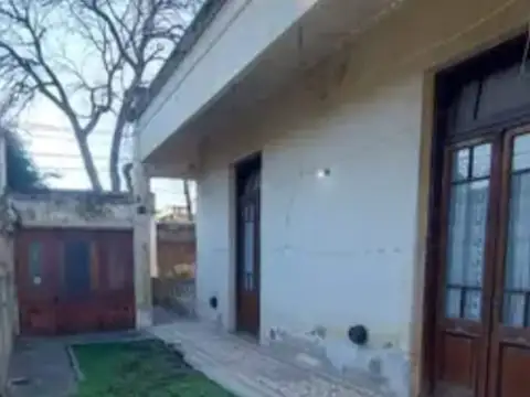 A una cuadra de Devoto, DUEÑO VENDE