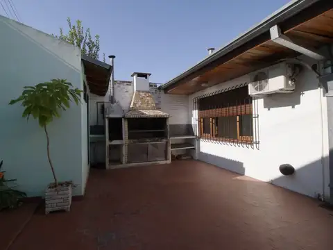 Depto Tipo Casa en Venta en Olivos, USD 249.000