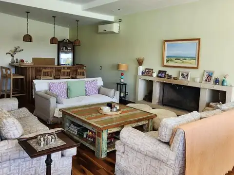 Casa en Alquiler Temporal con 2 cocheras