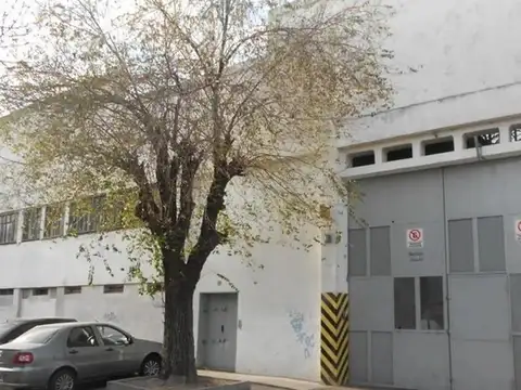 San Andrés: Galpón Industrial de 3.350 m² con 4 Puentes Grúa